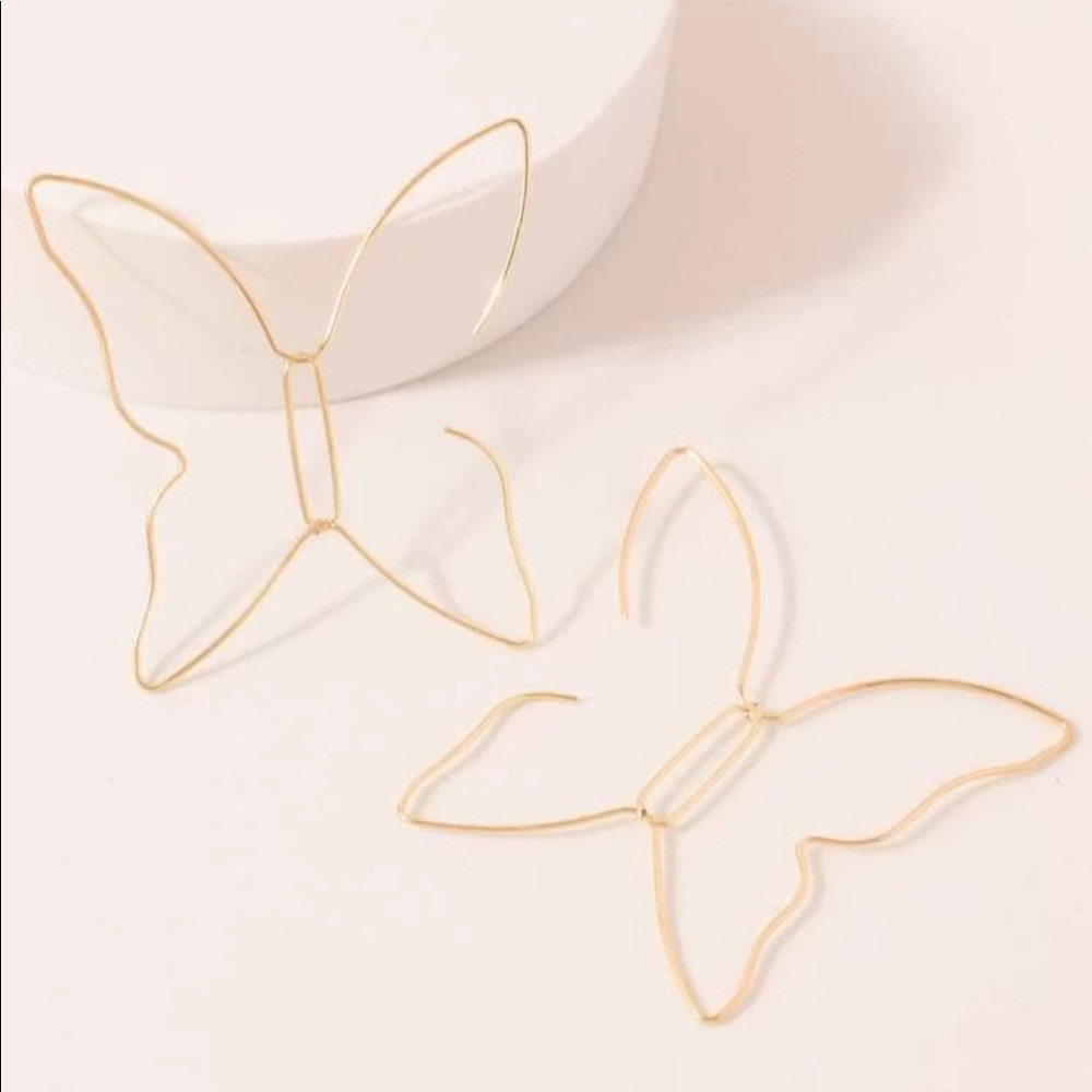 • Reese • Hollow Butterfly Hoops - Picture 2 of 3